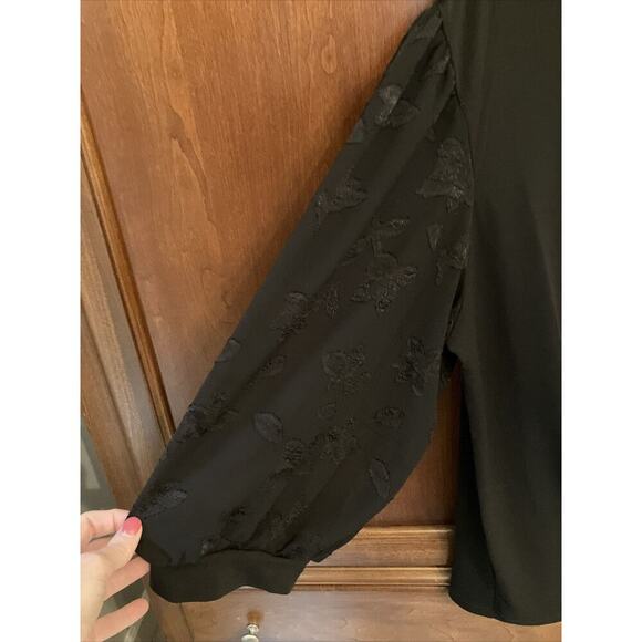 Carmen Marc Valvo Women’s Top Size 2X Black Sheer Sleeves - Picture 4 of 9